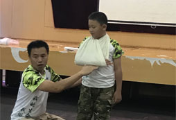 參加軍事夏令營會體罰孩子嗎？