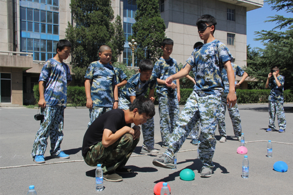孩子不聽話教官會(huì)打人