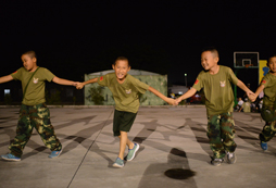 廣州中小學(xué)生2017年暑期短期軍事拓展?fàn)I