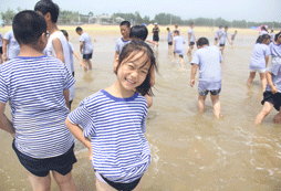 海邊玩耍