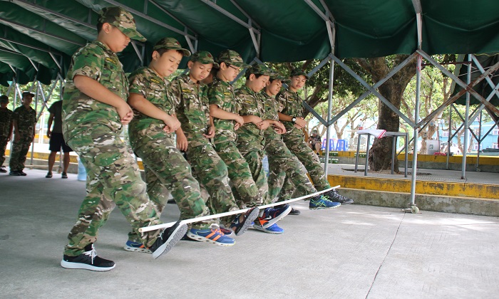 揚(yáng)州軍事夏令營培養(yǎng)孩子獨(dú)立能力！.jpg