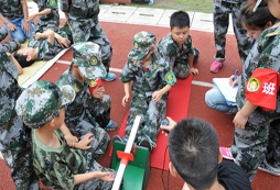 揚(yáng)州小學(xué)生夏令營帶孩子走進(jìn)海軍的世界