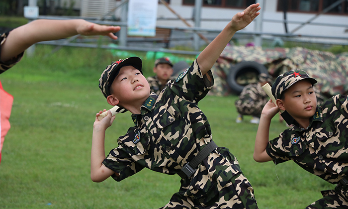 煙臺(tái)軍事夏令營(yíng)的價(jià)格表