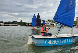 帆船航行練習(xí)