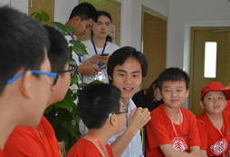 參加引航者教育夏令營感受到不同學霸的成才故事