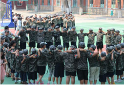參加銀川軍事夏令營(yíng)成就最棒的你