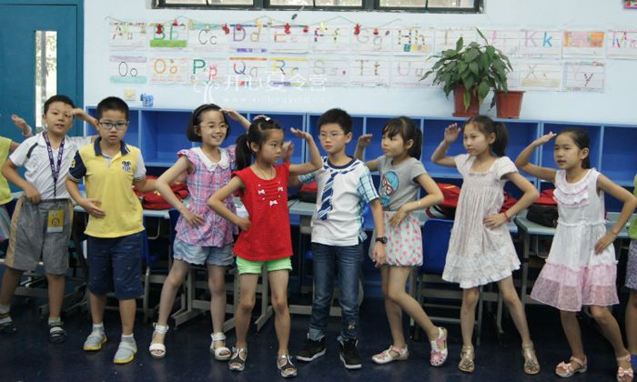 少兒參加夏令營學(xué)習(xí)英語很重要