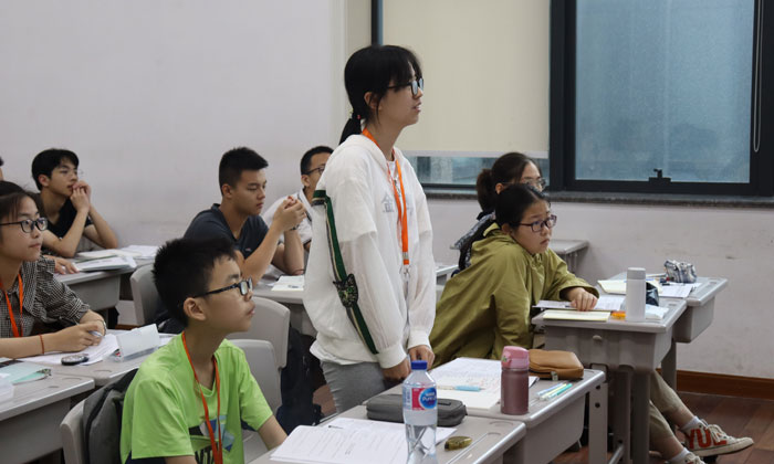 國內(nèi)有哪些英語夏令營