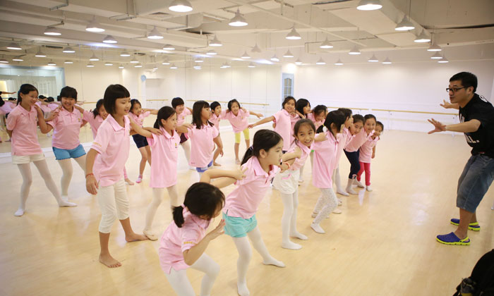 7歲女生藝術(shù)夏令營(yíng)