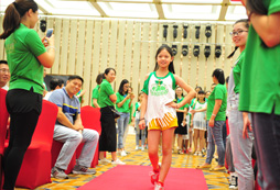 性格內(nèi)向的女孩子適合什么藝術(shù)夏令營？