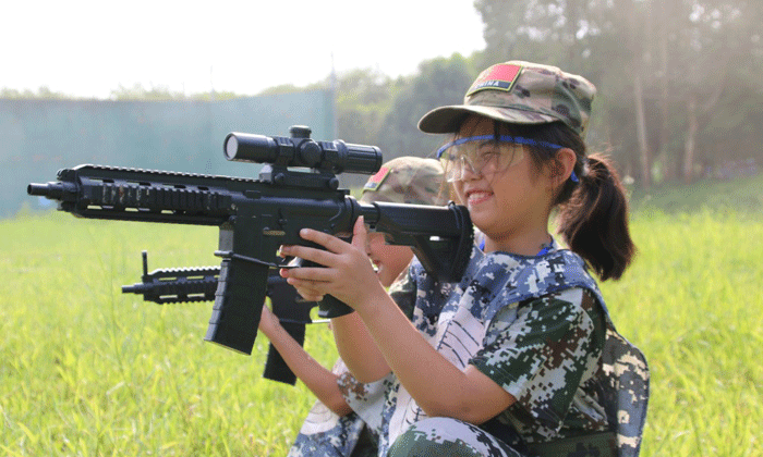 宜興兒童軍事夏令營.gif