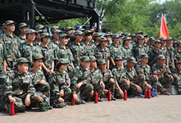宜興青少年軍事夏令營鍛造孩子吃苦精神