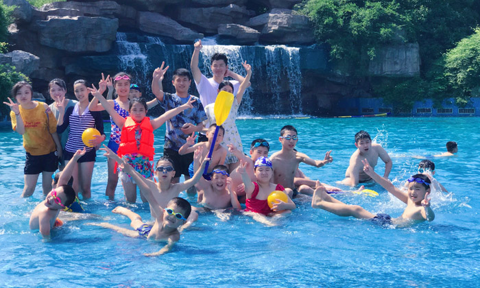 游泳夏令營(yíng)提升孩子游泳夏令營(yíng)的選擇