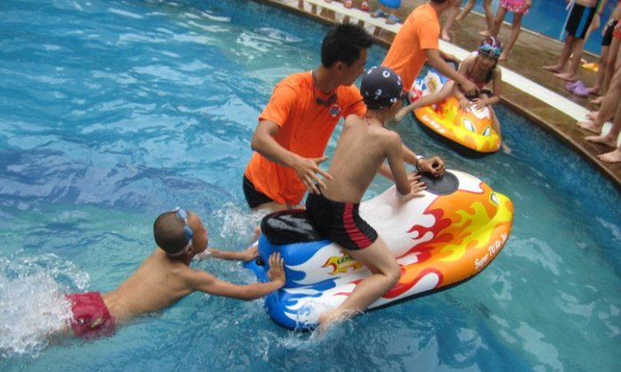 選擇暑期游泳夏令營時需要注意什么？