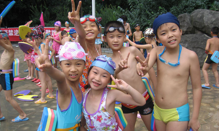 青少年游泳夏令營(yíng)