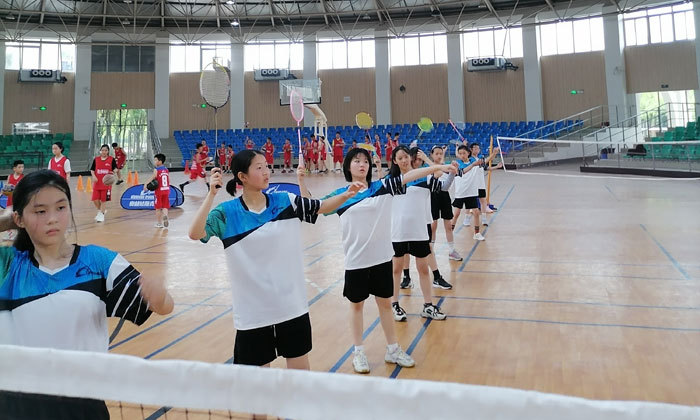 青少年羽毛球夏令營價格多少