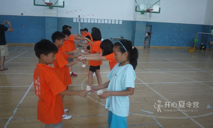 參加上海羽毛球夏令營激發(fā)孩子內(nèi)在潛能