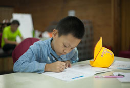 云南兒童夏令營(yíng)教會(huì)孩子如何吃苦