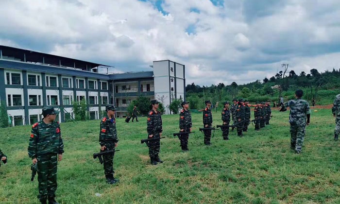 云南軍事夏令營費用