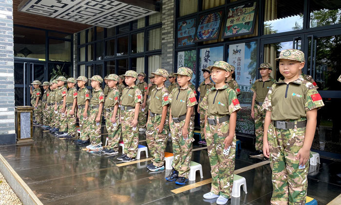 云南軍訓(xùn)夏令營需要多少錢