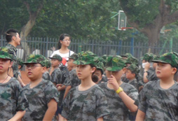 云南軍事夏令營全面培養(yǎng)孩子的綜合能力