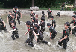 張家口軍事夏令營讓孩子感受軍隊風(fēng)采