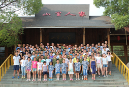 參加寧波兒童夏令營(yíng)軍事營(yíng)成為小小特種兵