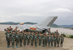 浙江軍事夏令營(yíng)為孩子提供一個(gè)吃苦的環(huán)境