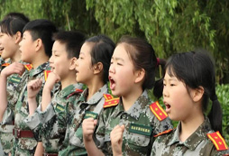 浙江軍事夏令營(yíng)讓學(xué)與玩成正比