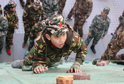 浙江軍事夏令營(yíng)幫你實(shí)現(xiàn)你的小夢(mèng)想