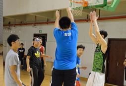 浙江中小學(xué)生體育夏令營(yíng)分享籃球運(yùn)動(dòng)中常見(jiàn)傷病防治