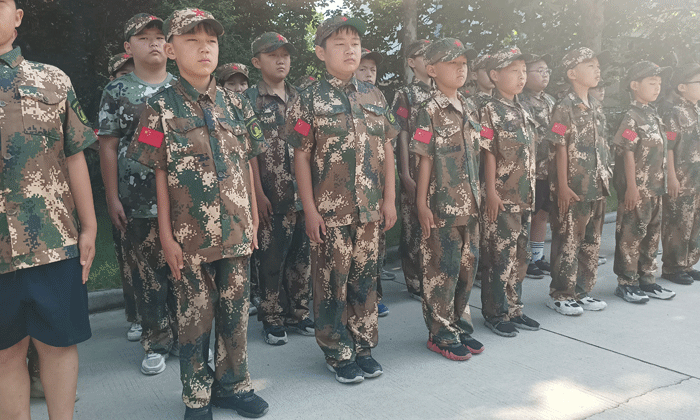 鄭州軍事夏令營(yíng).gif