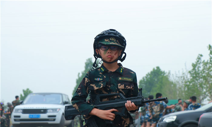 鄭州軍事夏令營(yíng).jpg