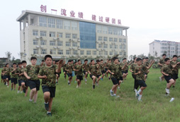 鄭州兒童軍旅夏令營如何保障孩子在活動期間的安全