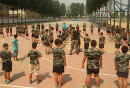 為什么要讓孩子參加鄭州兒童軍旅夏令營(yíng)？