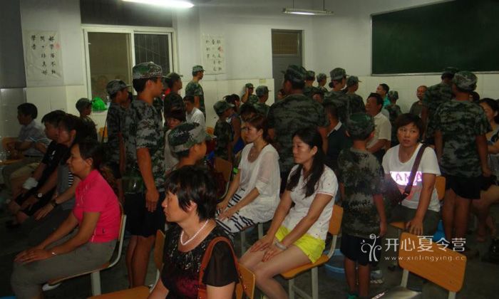 鄭州軍事拓展夏令營(yíng)