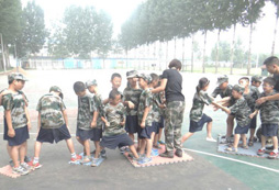 鄭州軍事夏令營磨煉意志的好方法