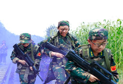 鄭州有口碑比較好的軍事夏令營(yíng)嗎？