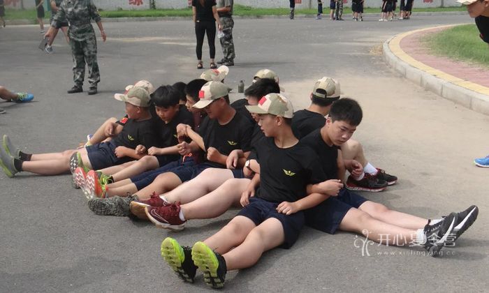鄭州軍事夏令營(yíng)