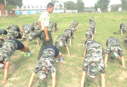 鄭州軍事夏令營圓你的的軍旅夢(mèng)