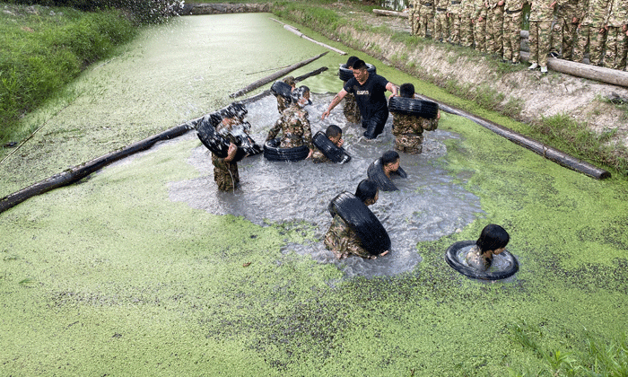 鄭州軍事夏令營.gif