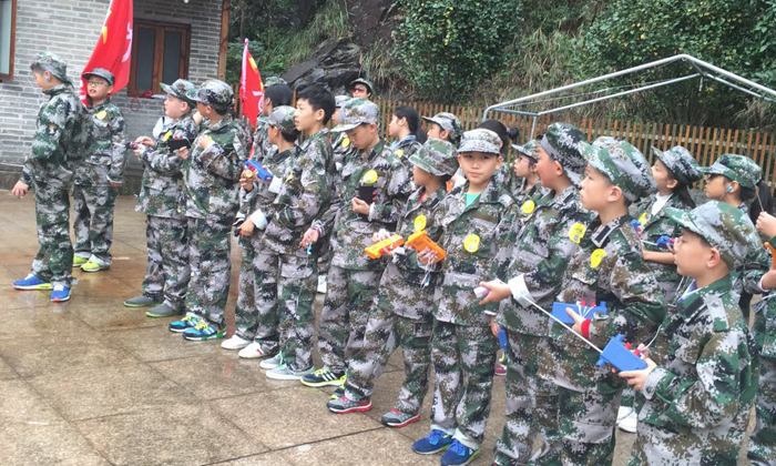 魯山軍事夏令營(yíng)