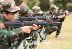 鄭州中學(xué)生軍事夏令營(yíng)會(huì)給孩子帶來(lái)哪些改變？