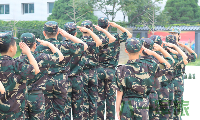 軍事夏令營