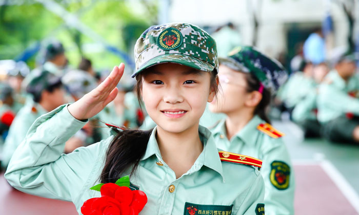 高中生夏令營(yíng)女生
