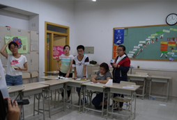 參加中學生英語夏令營孩子改變了什么？