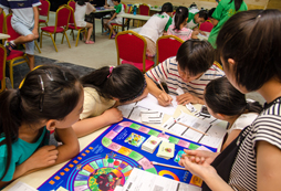 假日參加周邊夏令營(yíng)是否要尊重孩子的選擇