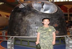 在上海周邊營(yíng)體驗(yàn)軍事拓展訓(xùn)練提升精神價(jià)值
