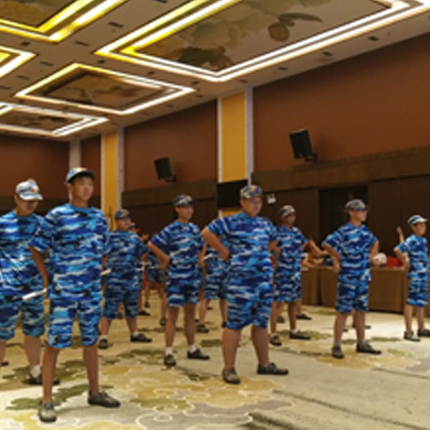 讓孩子參加軍事特訓可以學到什么