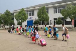 戰(zhàn)狼集結(jié)號(hào)夏令營(yíng)提升孩子生存能力